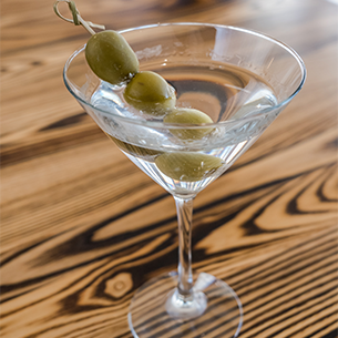 martini drink at pearl city hops tavern in jamestown
